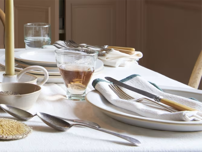 The Art of Selecting the Perfect Dinning Table and Utensils